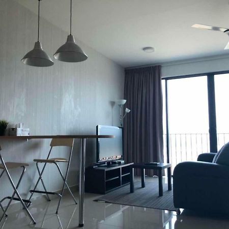 Vivian'S Studio Trefoil Setia Alam 莎阿南 外观 照片